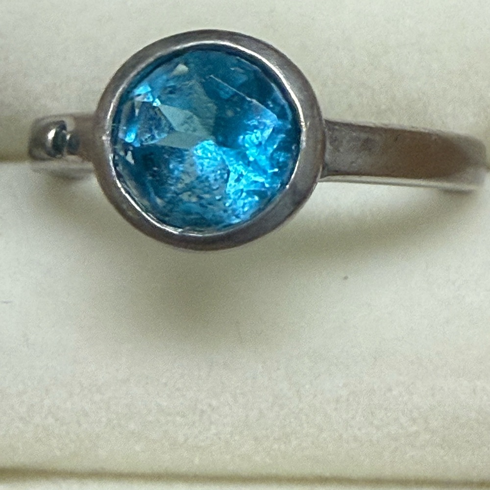 Elegant Blue Gemstone Ring